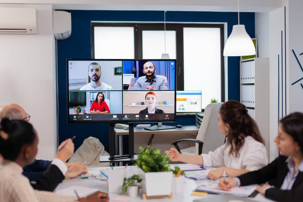 How VOIP Solutions Connect Remote Teams